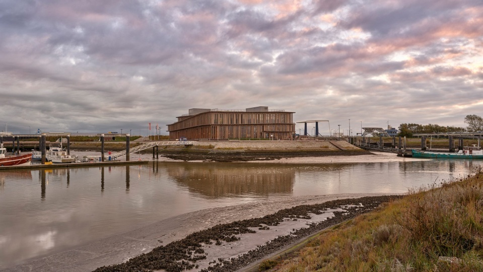 Dorte Mandrup построила Центр всемирного наследия Ваттового моря в Нидерландах