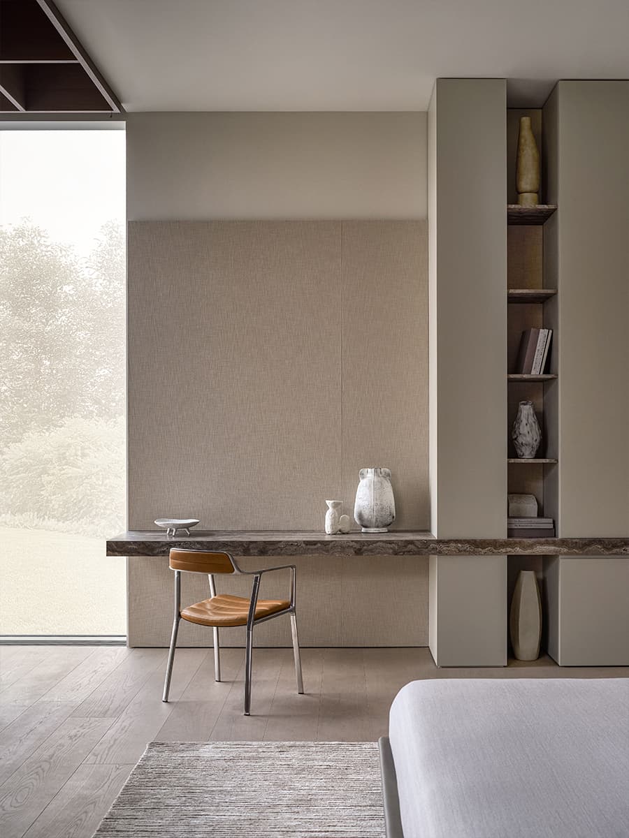 Игра контрастных цветов в интерьере квартиры с видовым кабинетом — проект студии GU Design