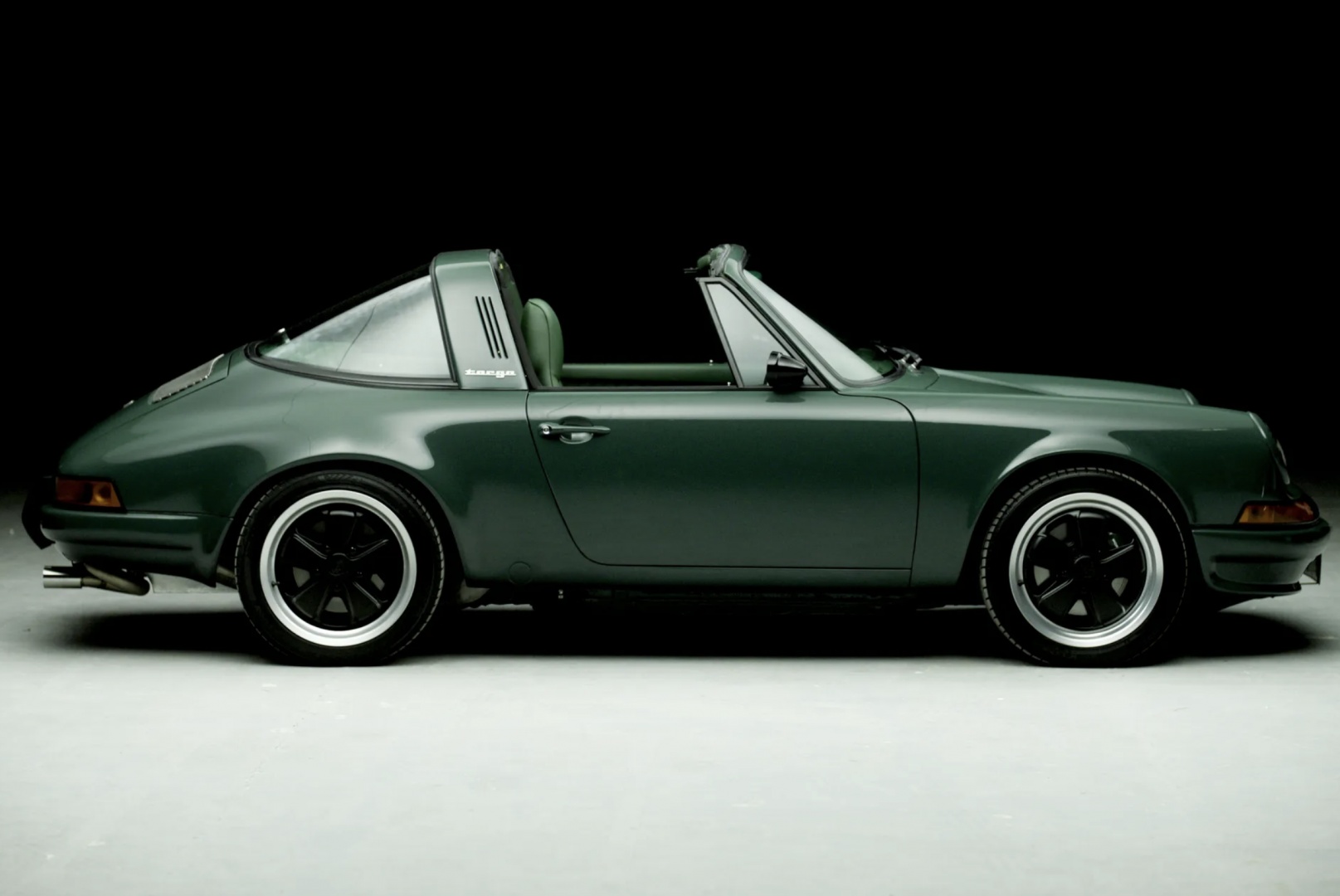 Дуэт david/nicolas переосмыслил Porsche 964 Targa