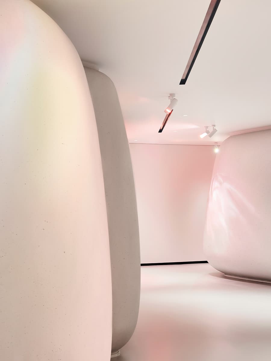 Футуристичный интерьер центра биохакинга в Санкт-Петербурге — проект DA bureau