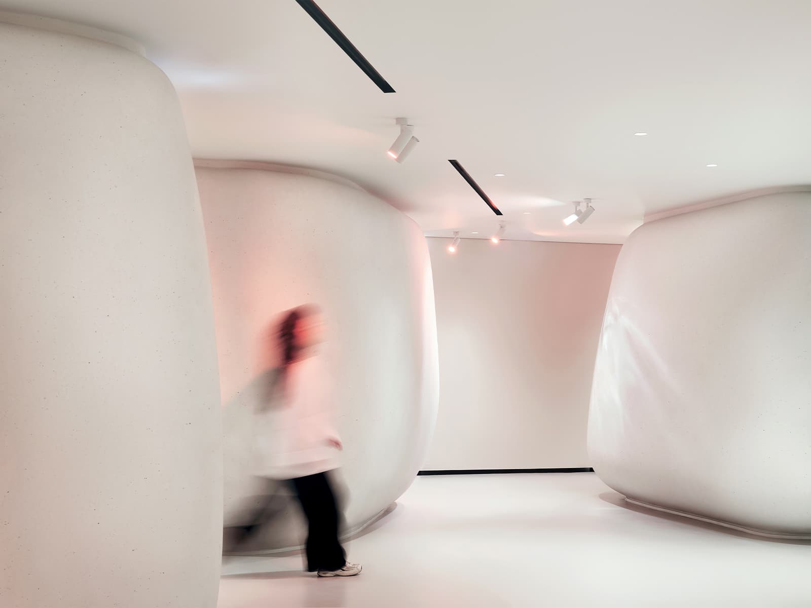 Футуристичный интерьер центра биохакинга в Санкт-Петербурге — проект DA bureau