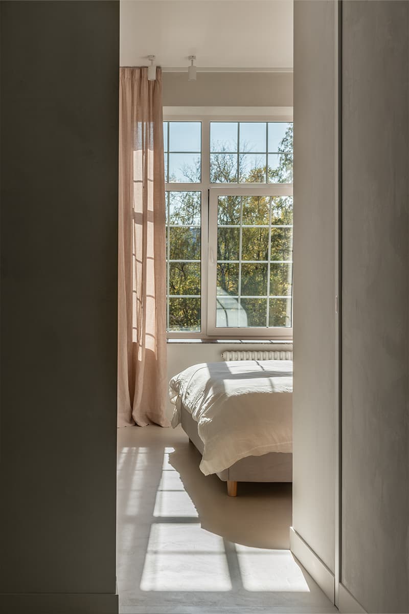 Сдержанный интерьер двухуровневой квартиры в Подмосковье — проект Ярослава Жука