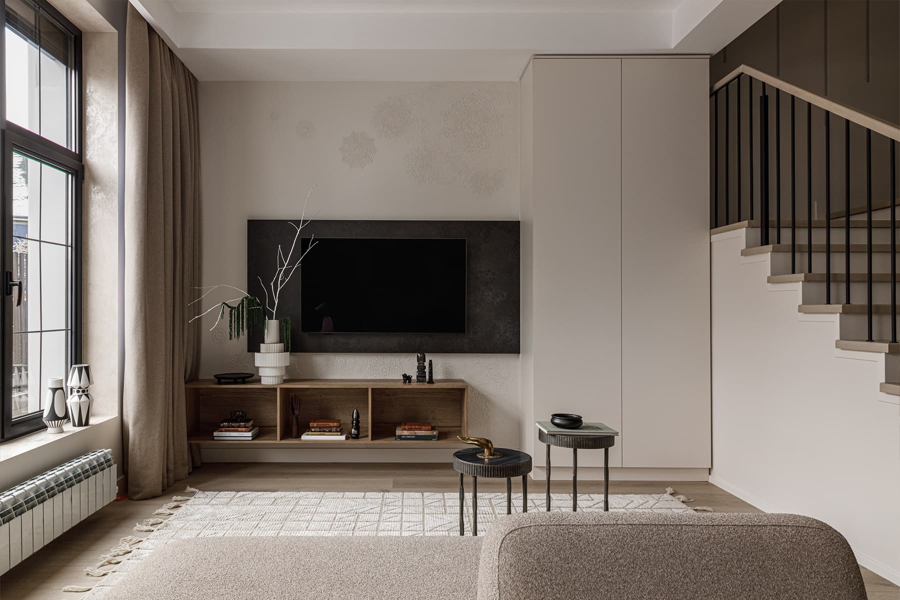 Красочные акценты в интерьере дома в Алматы — проект Илоны Курбановой