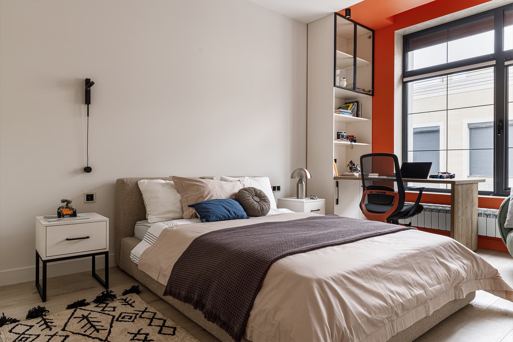 Красочные акценты в интерьере дома в Алматы — проект Илоны Курбановой