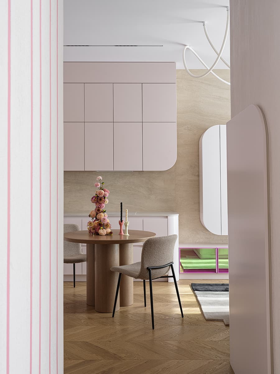 Мягкие тона и гибкие формы в интерьере для студентки — проект Kovalchuk Interior