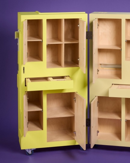 Дуэт Paul&Albert сделал шкаф из входных дверей