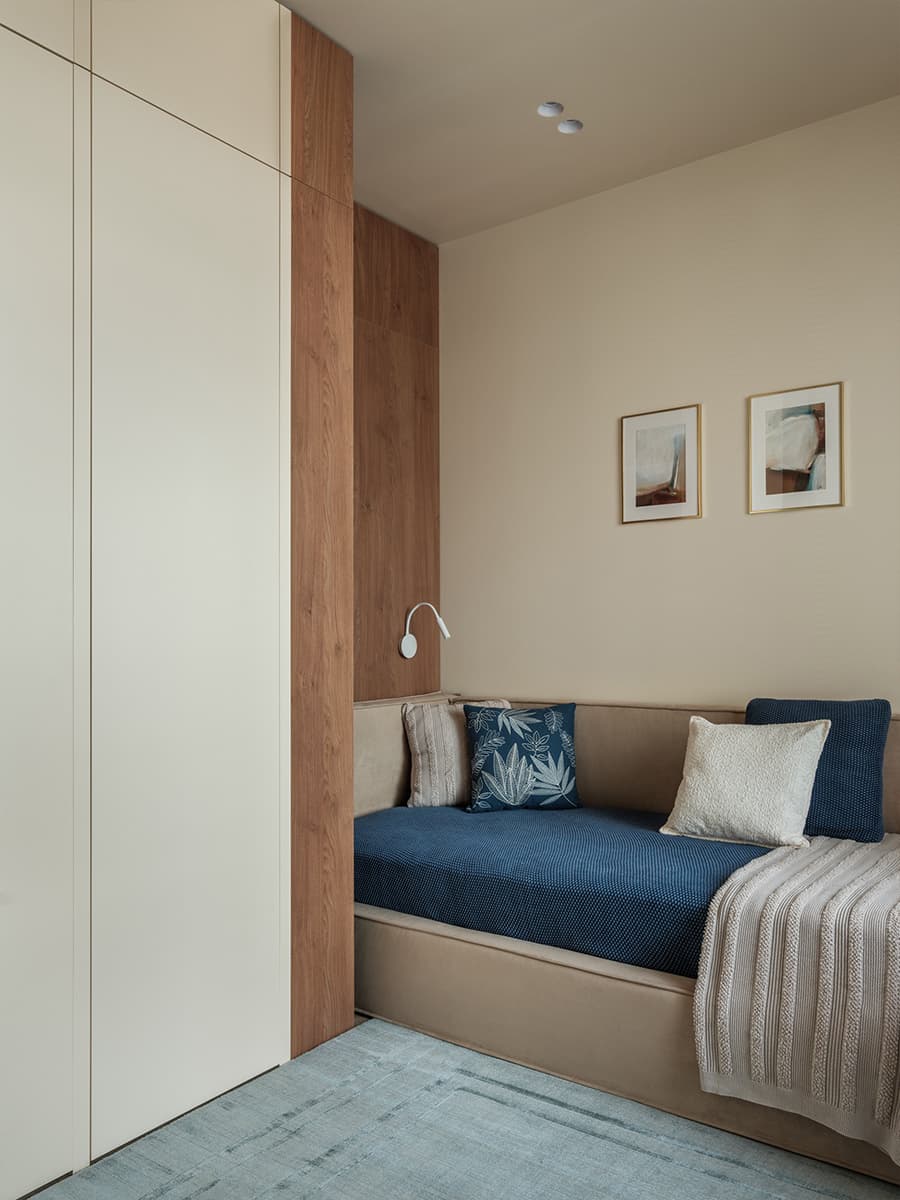 Плитка терраццо и авторские картины в интерьере для творческой семьи — проект Артема Тулупова