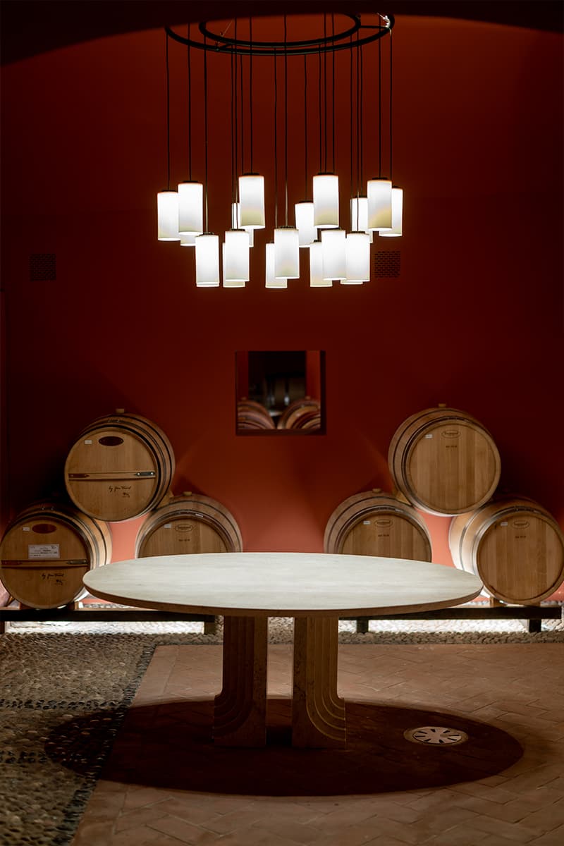 Динамичный интерьер итальянской винодельни — проект архитектурного бюро b-arch