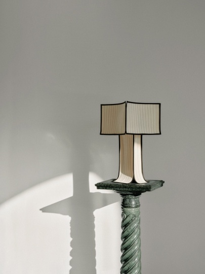 Дизайнер Лерке Рем представила свежий взгляд на обивку мебели