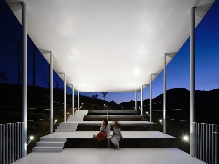 Studio RE+N построила смотровую площадку с видом на чайную долину