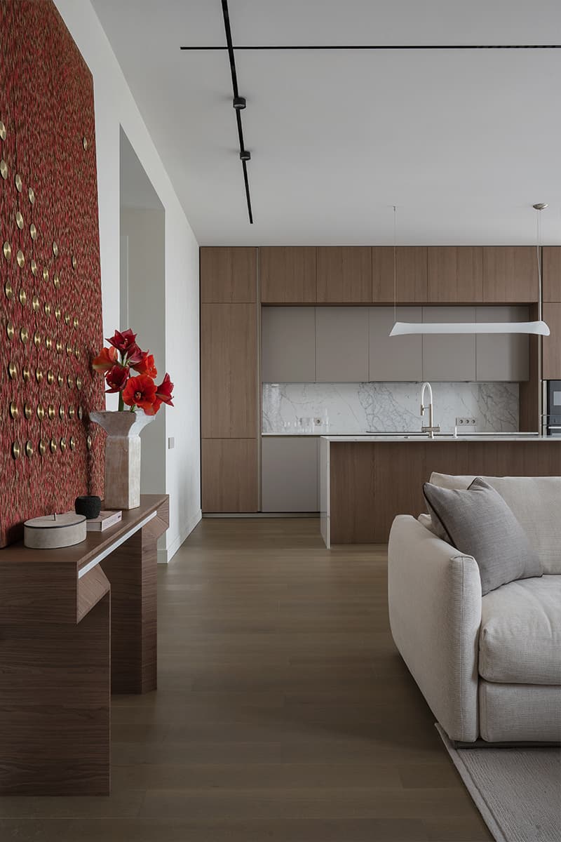 Современный интерьер квартиры с большими окнами — проект Виктории Вольвач