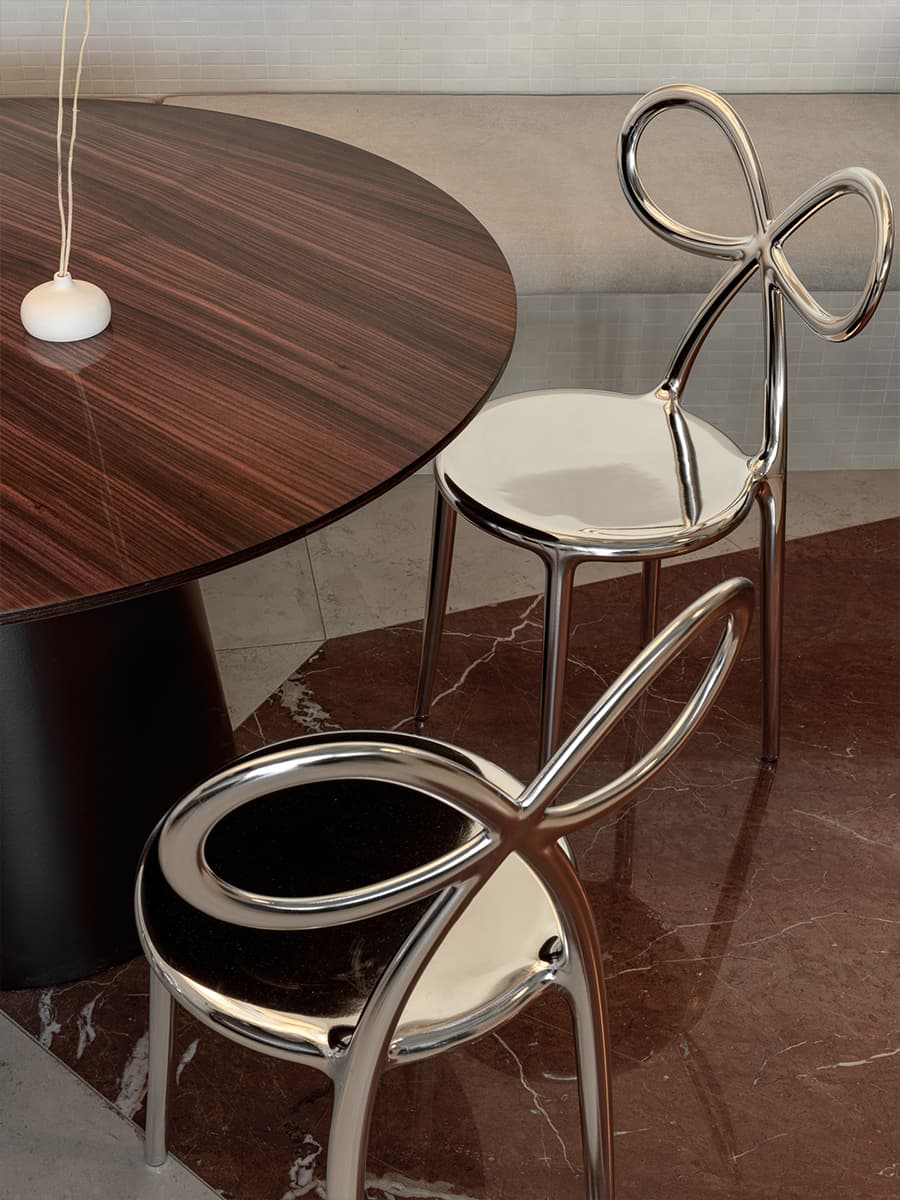 Нарядные светильники и мелкая плитка в интерьере бистро — проект Ксении Евстафьевой