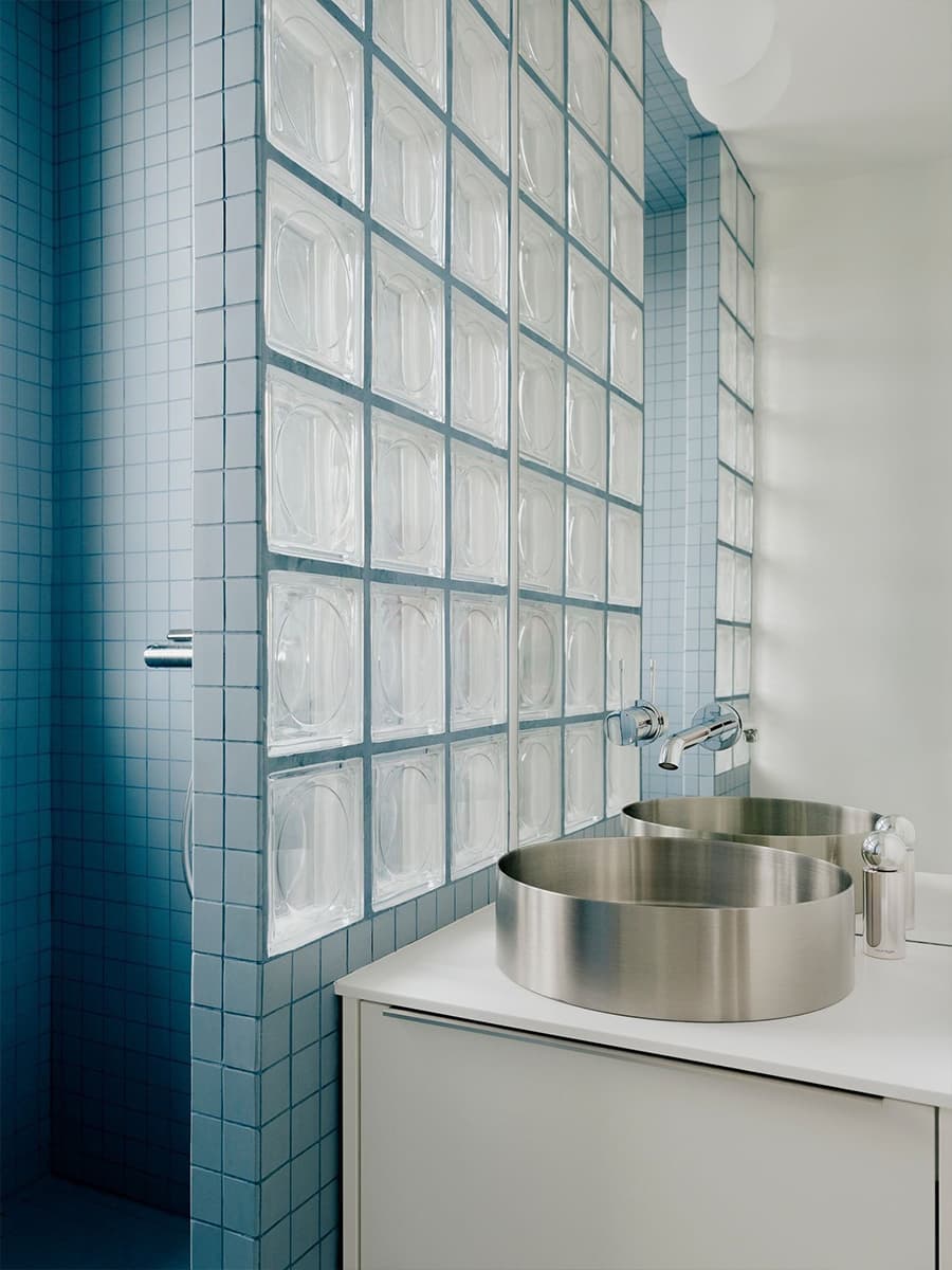 Воздушный интерьер квартиры в голубых тонах — проект PS Studio