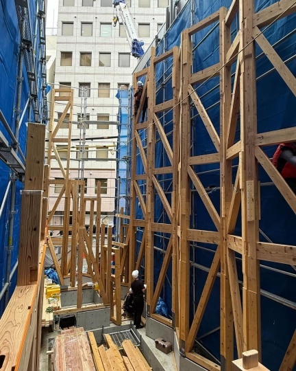 VUILD ARCHITECTS построили модульный деревянный дом для повторного использования