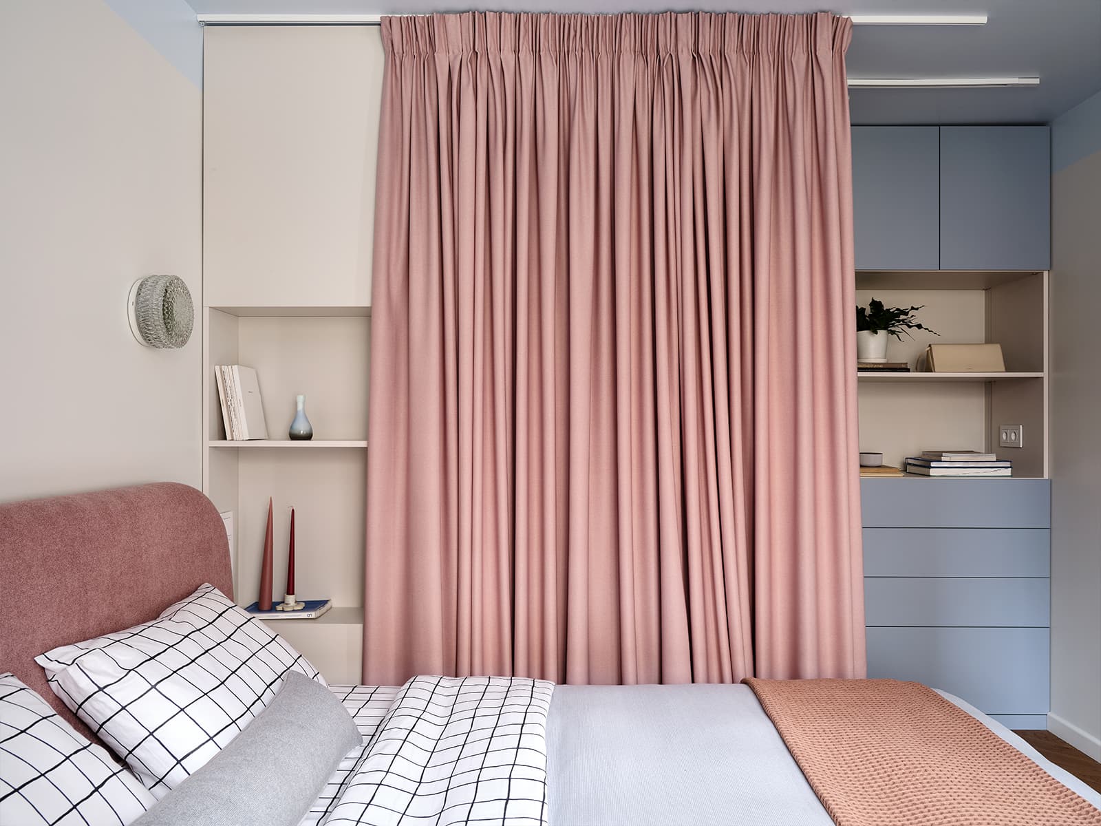 Нескучный интерьер квартиры с анфиладной планировкой – проект студии АРХИП