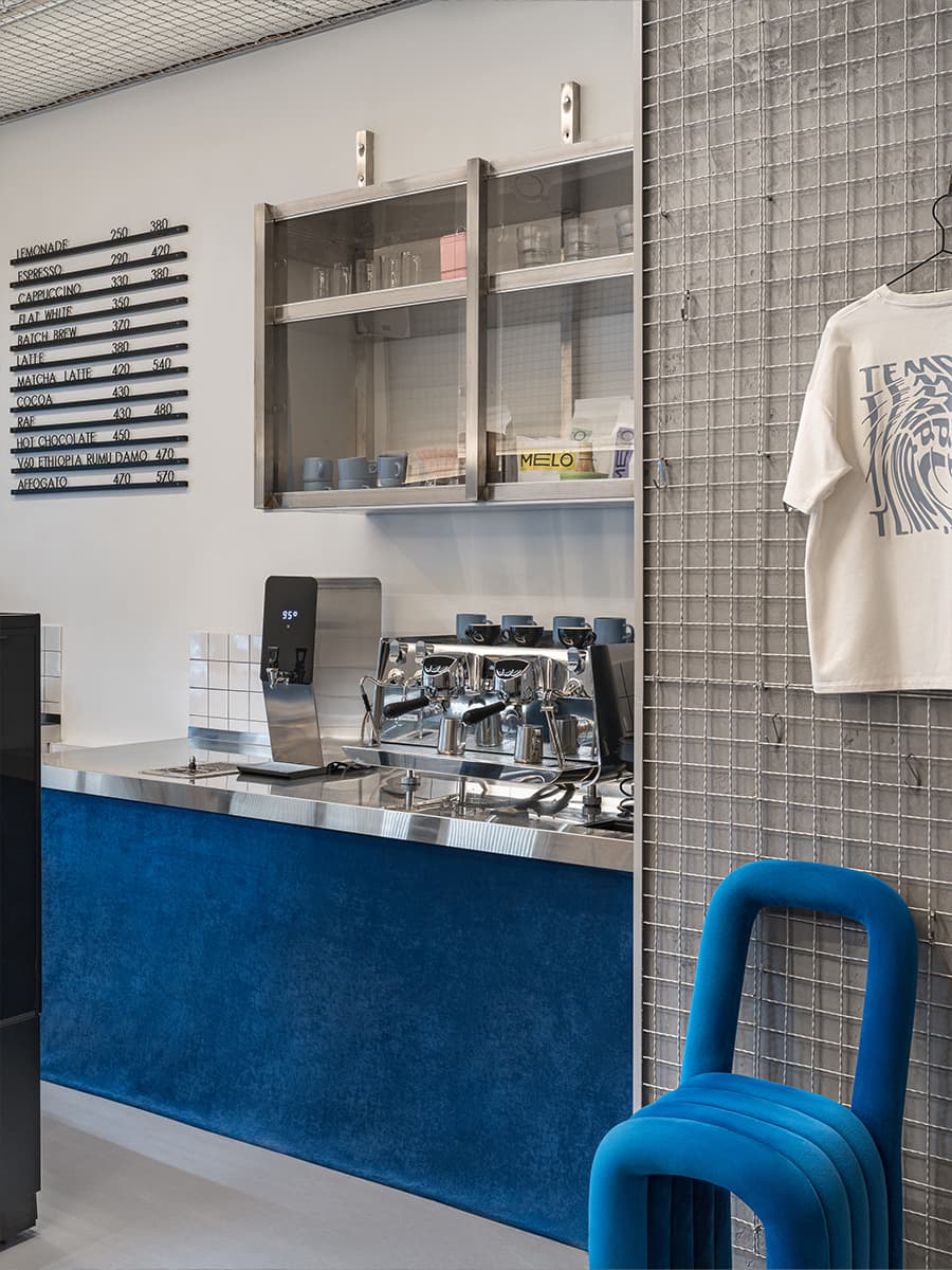 Красочный интерьер кофейни в Белграде — проект Ольги Богаткиной