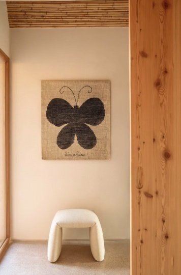 Бренд nanimarquina переосмыслил рисунки Люсии Имз в коллекции ковров