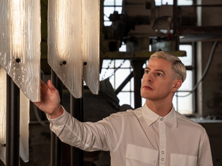 Ли Брум и BROKIS представят световую инсталляцию в Милане