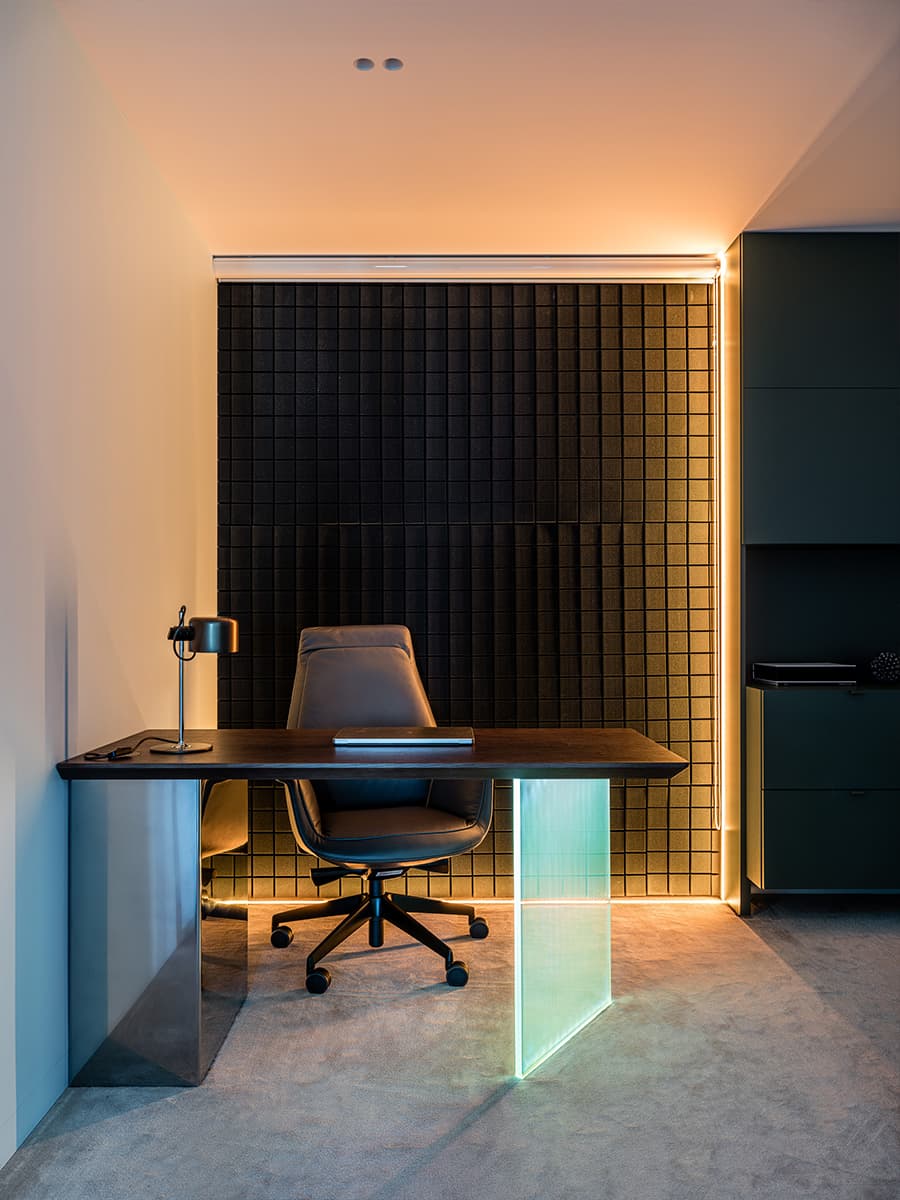 Бордовые акценты в интерьере квартиры для девушки-блогера — проект Александры Дашкевич