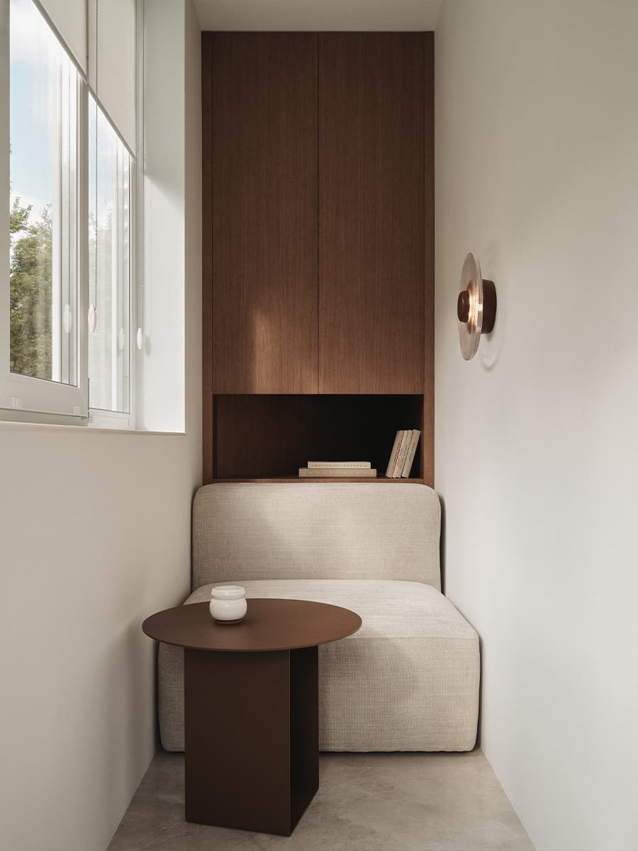 Акцентная синяя спальня в интерьере квартиры в доме 1940-х годов — проект Shilova Studio