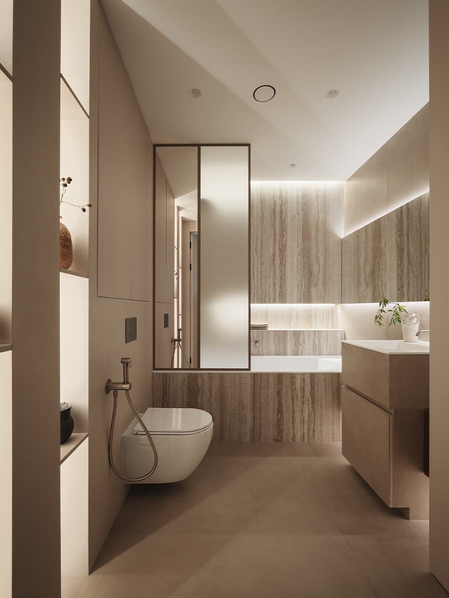 Акцентная синяя спальня в интерьере квартиры в доме 1940-х годов — проект Shilova Studio