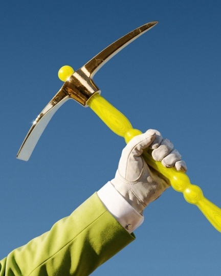 Seletti переосмыслил садовые и строительные инструменты