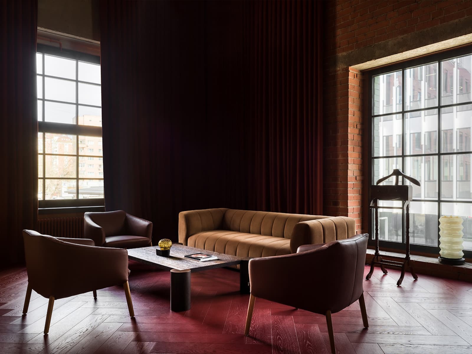 Динамичный интерьер «офиса будущего» в центре Москвы — проект VOX Architects