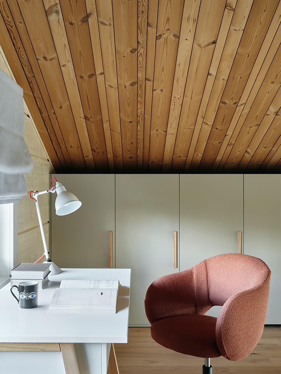 Современный интерьер дачи со скульптурной лестницей — проект VOLVES interiors