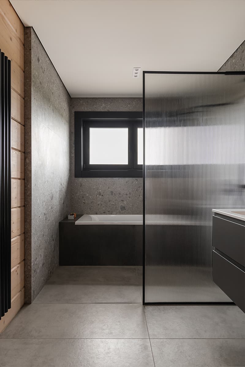 Теплота клееного бруса в интерьере загородного дома — проект Екатерины Беляковой