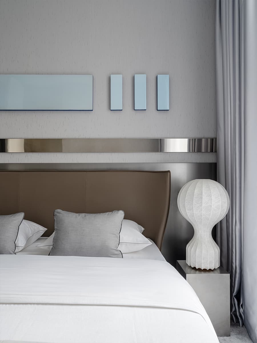 Акцентная кухня в интерьере маленькой квартиры под сдачу в аренду — проект atlburo