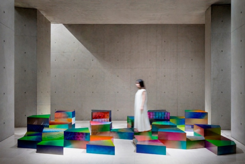 Moriyuki Ochiai Architects переосмыслили прибрежные пейзажи в интерьерных объектах