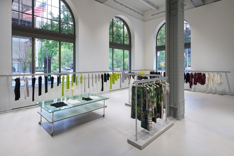 Студия SO–IL спроектировала шоурум Issey Miyake в Нью-Йорке