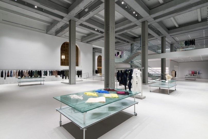 Студия SO–IL спроектировала шоурум Issey Miyake в Нью-Йорке