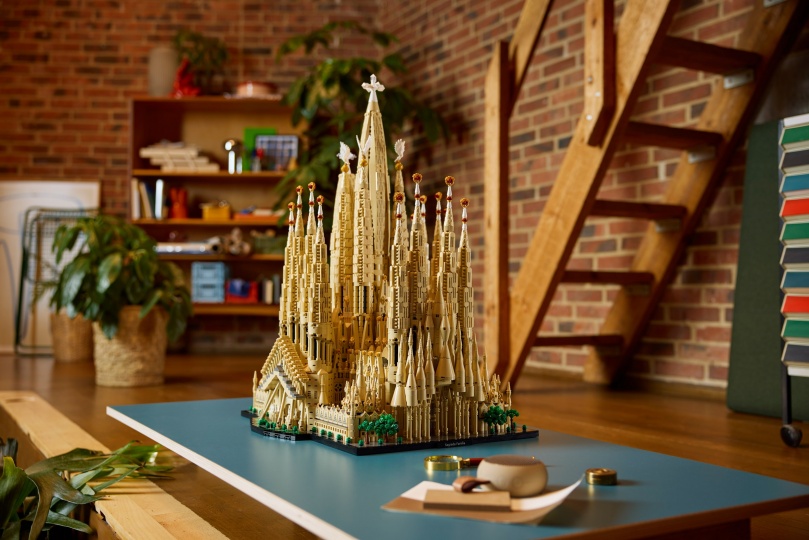 Lego выпустила конструктор собора Саграда-Фамилия к столетию Гауди