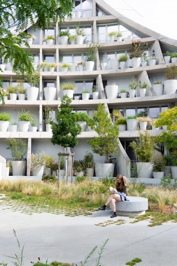 MVRDV спроектировало в Бордо жилой комплекс с зеленой «долиной»