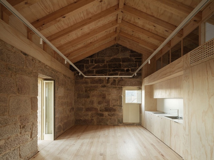 FIRM и BASED architecture реконструировали общественный центр в испанской деревне