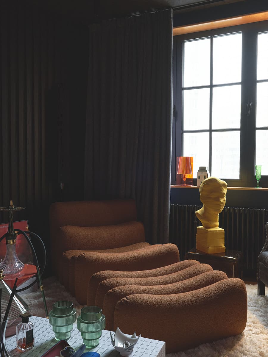 Экспериментальный интерьер камерной мужской квартиры — проект студии APOLONOV INTERIORS
