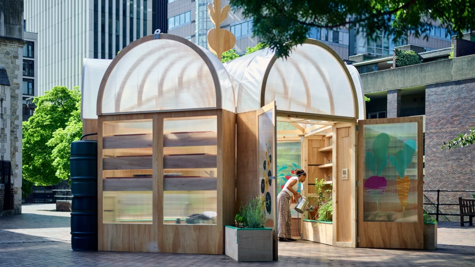 Studio Folk Architects и Raskl построили общественную теплицу в Лондоне