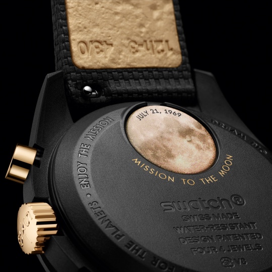 Swatch и Omega выпустили часы к годовщине первого выхода человека на Луну