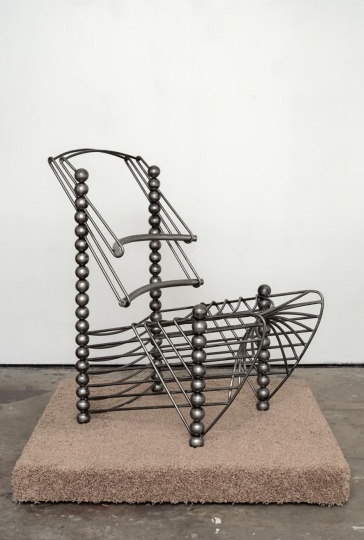Christie’s и Basic.Space покажут 50 дизайнерских стульев