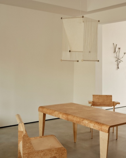 Béton Brut и Isokon переосмыслили мебель Марселя Брейера
