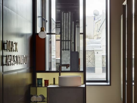 Дизайнер Макс Касымов открыл в Москве шоу-рум Max Kasymov|Bathroom