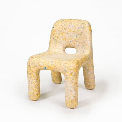 Дизайнеры из Антверпена ecoBirdy сделали мебель из старых пластиковых детских игрушек