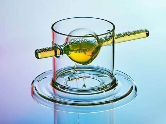 Дизайнер Эмильен Яуро представил коллекцию посуды для коктейлей