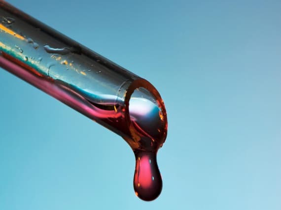 Дизайнер Эмильен Яуро представил коллекцию посуды для коктейлей