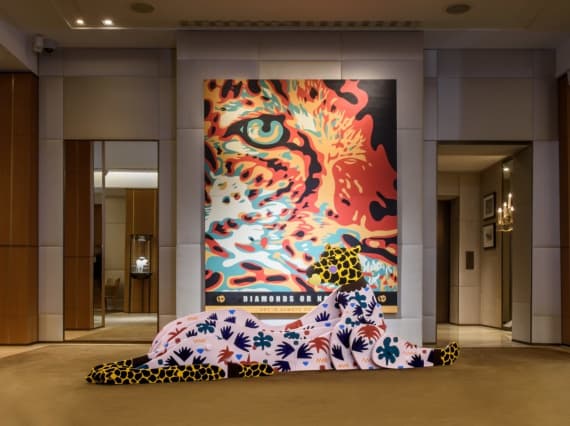 Художники оформили московский флагман Cartier