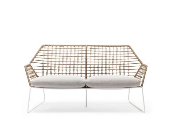 Бренд Saba Italia представил серию яркой плетеной мебели