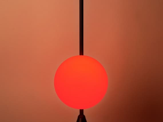 Дизайнеры Haberdashery сделали светильник, имитирующий восход солнца