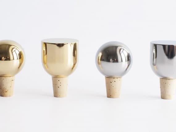 Бруклинская студия Fort Standard сделала винные пробки с латунными шариками