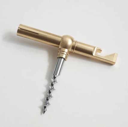 Бруклинская студия Fort Standard сделала винные пробки с латунными шариками